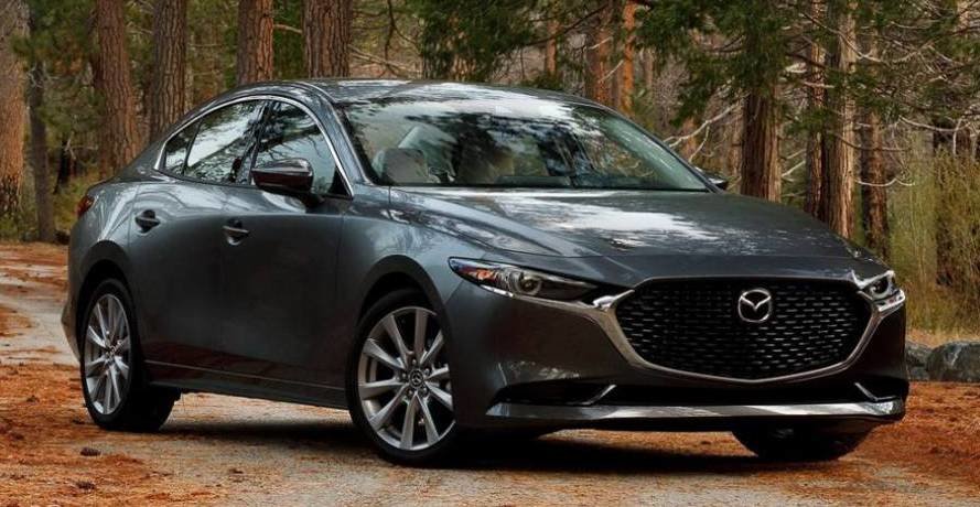 Седан Mazda3 уже в продаже. Что почем?