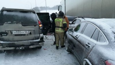 20 автомобилей попали в ДТП на уральской трассе