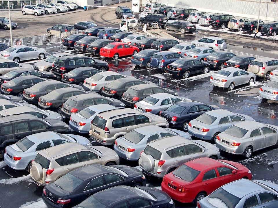 Как вели себя цены на подержанные автомобили в феврале 2021г?   