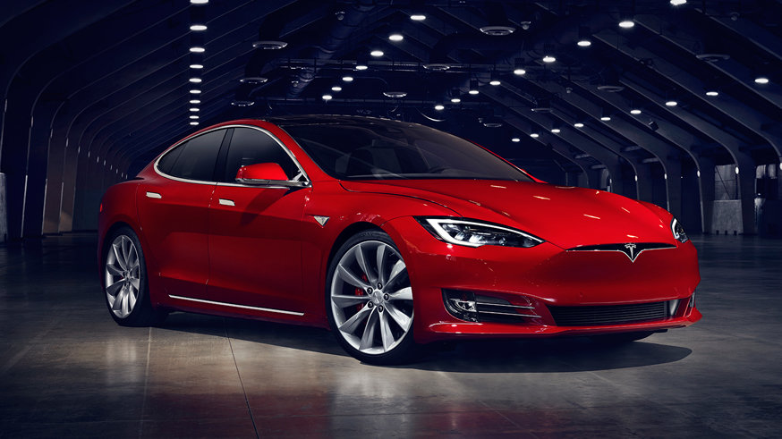 На фото: Tesla Model S